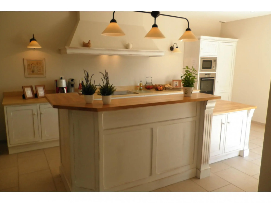 A beautiful new luxury villa close to Uzès.