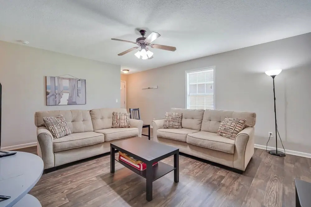 Cozy and Contemporary Villa 1 Mile from GSU