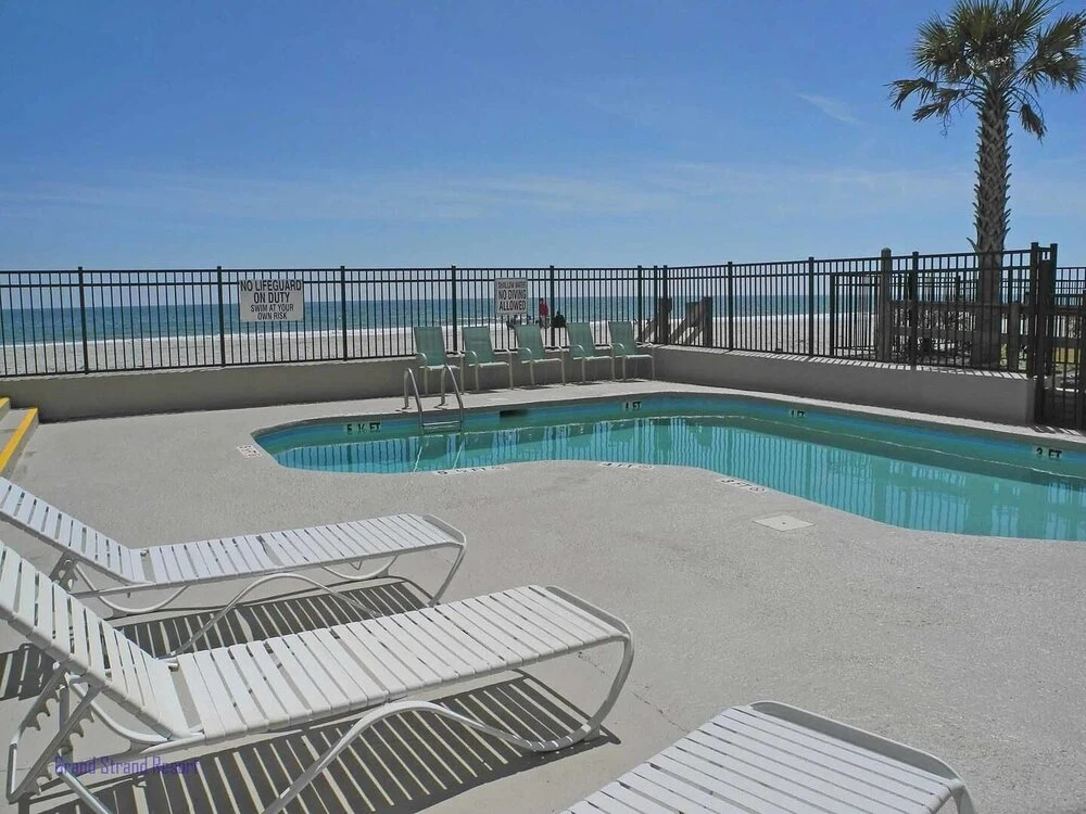 Shalimar 3b 2 Bedroom Condo by RedAwning