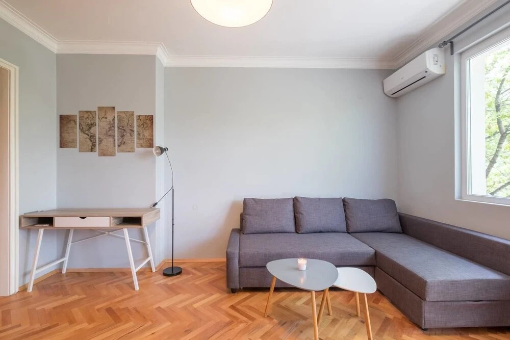 FM Deluxe 1-BDR Apartment - Style Meets Charm