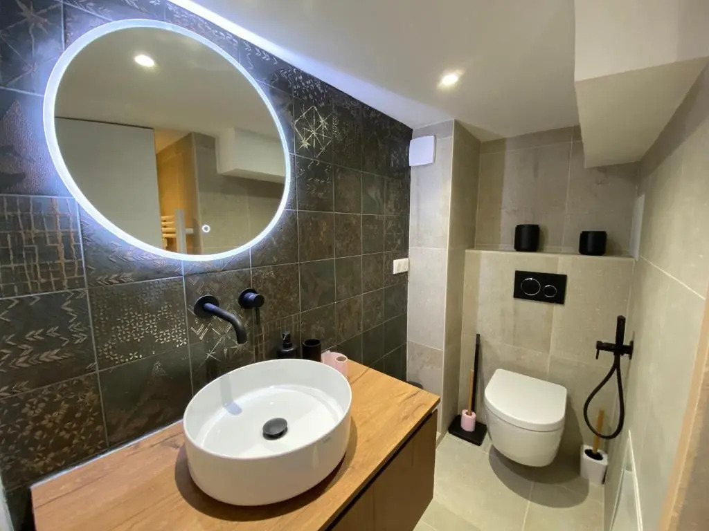 06A2 - Cœur du Vieux Nice bel appartement moderne rénové