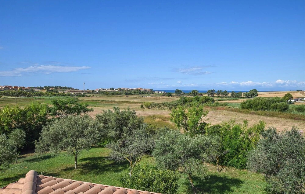 Beautiful Home in Isola di Capo Rizzuto With 3 Bedrooms