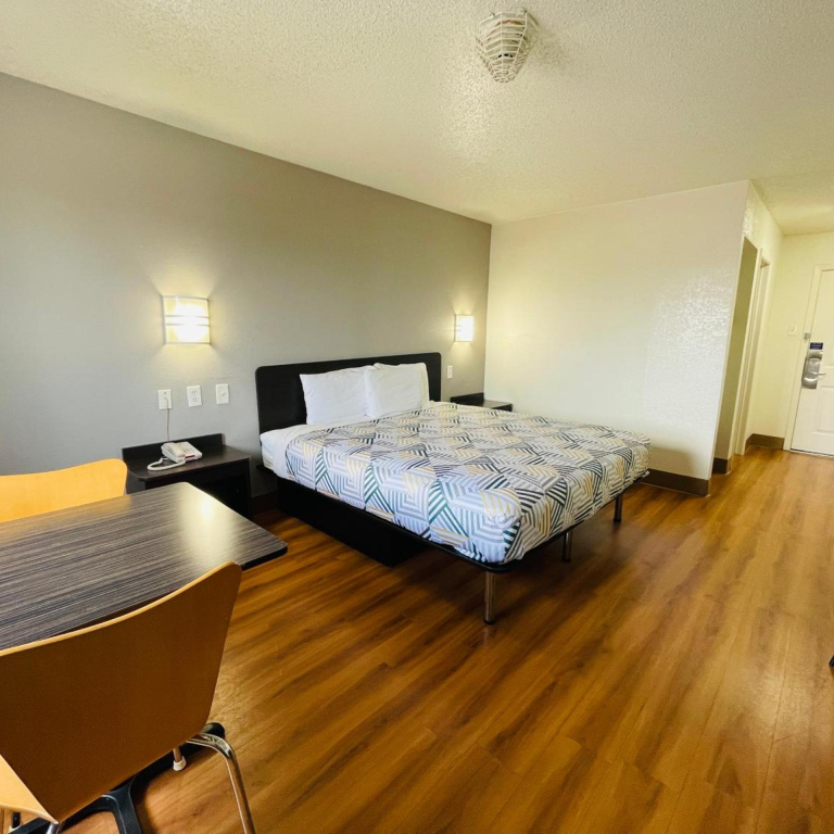 Motel 6-Duncanville, TX - Dallas