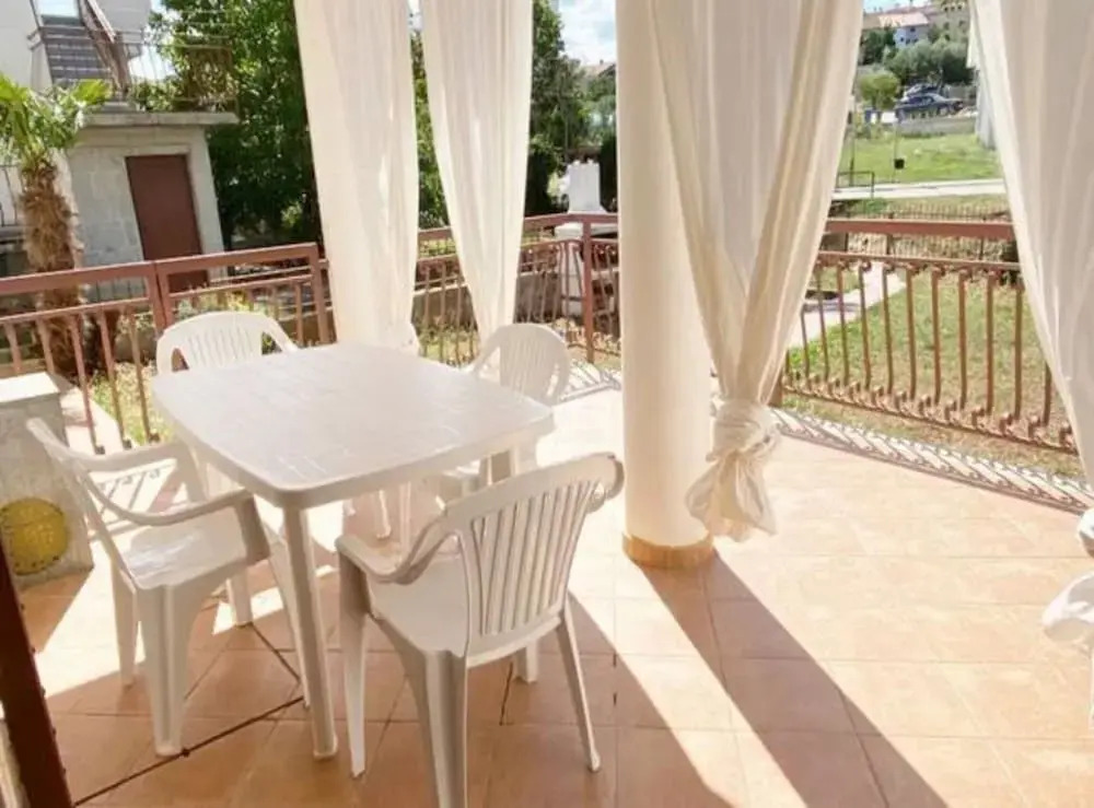 Charming Apartment With Garden