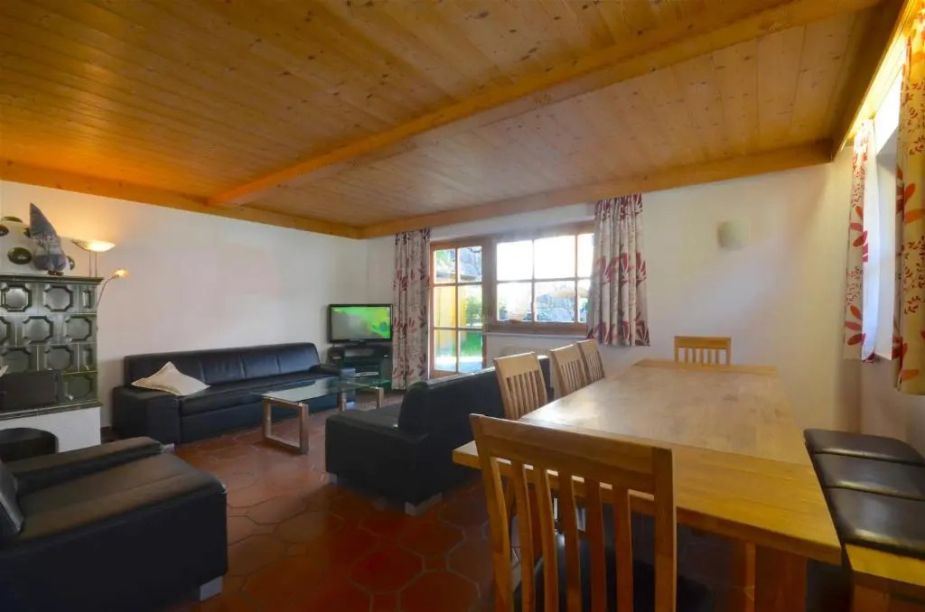 Ski-in / Ski-out Chalet Kriekels by Alpen Apartments