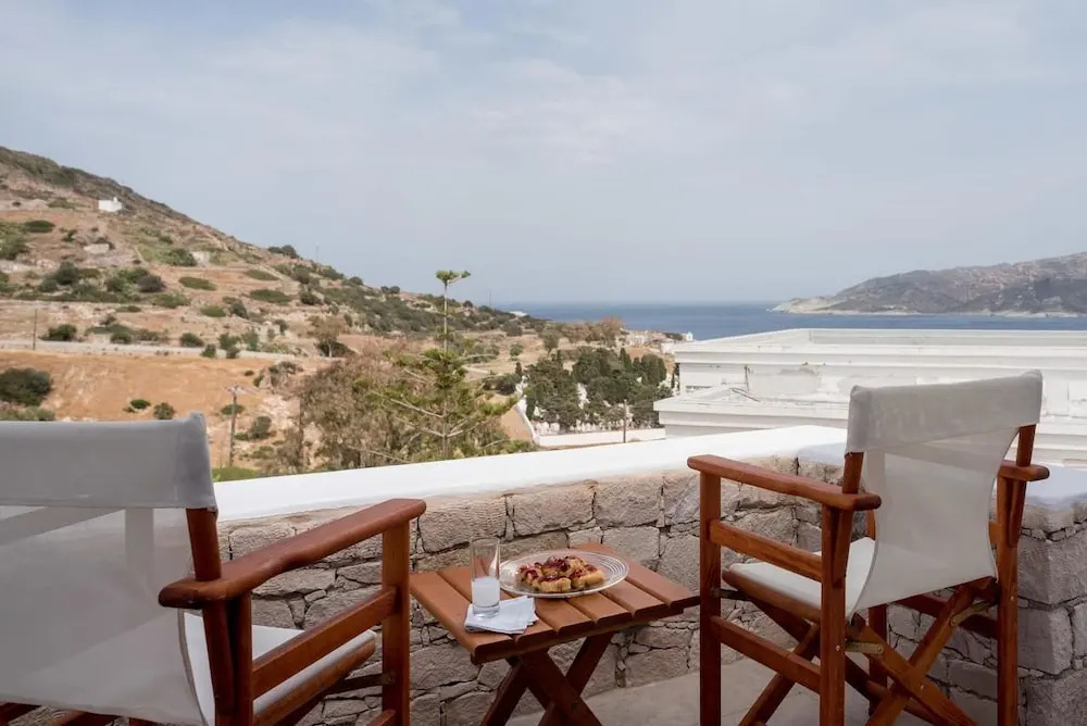 Irene Kimolos Villas