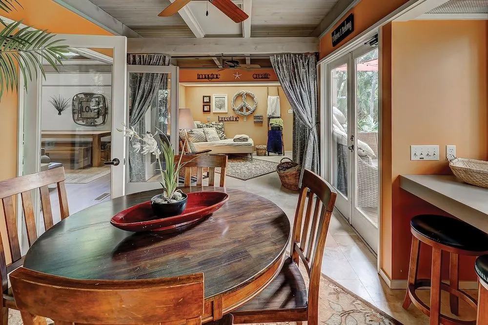 Pelican 7 by RedAwning