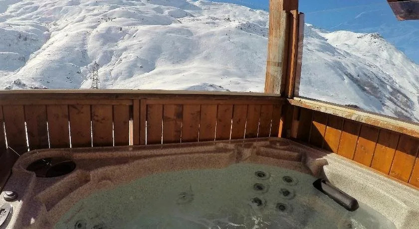 LIsatis Chalet Hotel