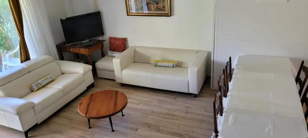 Antibes with pool, terrace & private garden, 250 mt from sandy Plage de la Salis