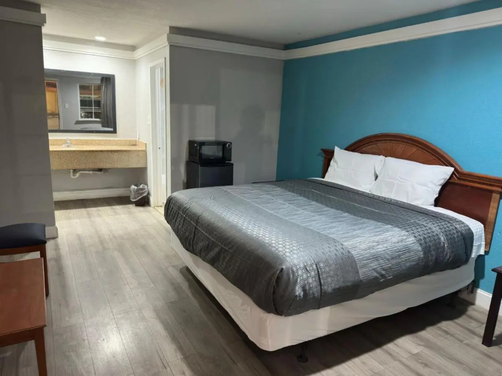 All Season Suites Inn