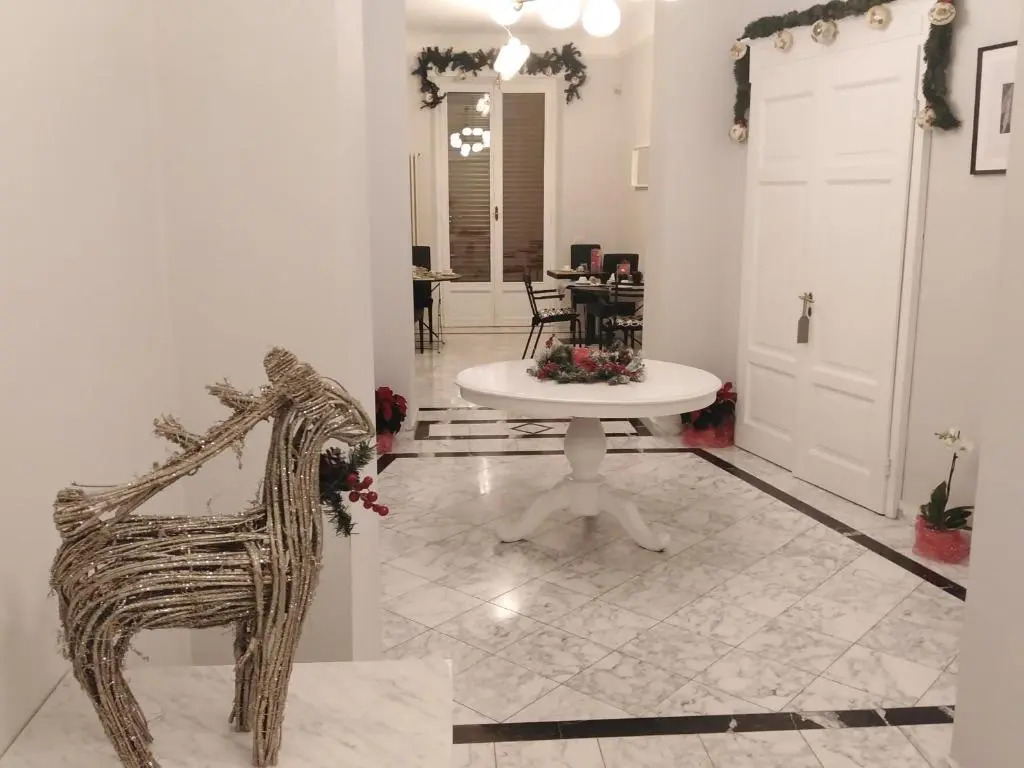 Compasso Suites Guest House