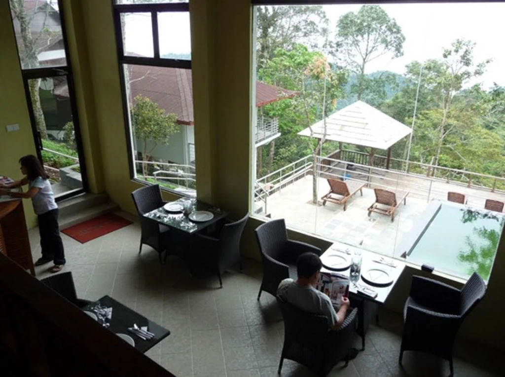DCoconut Hill Resort