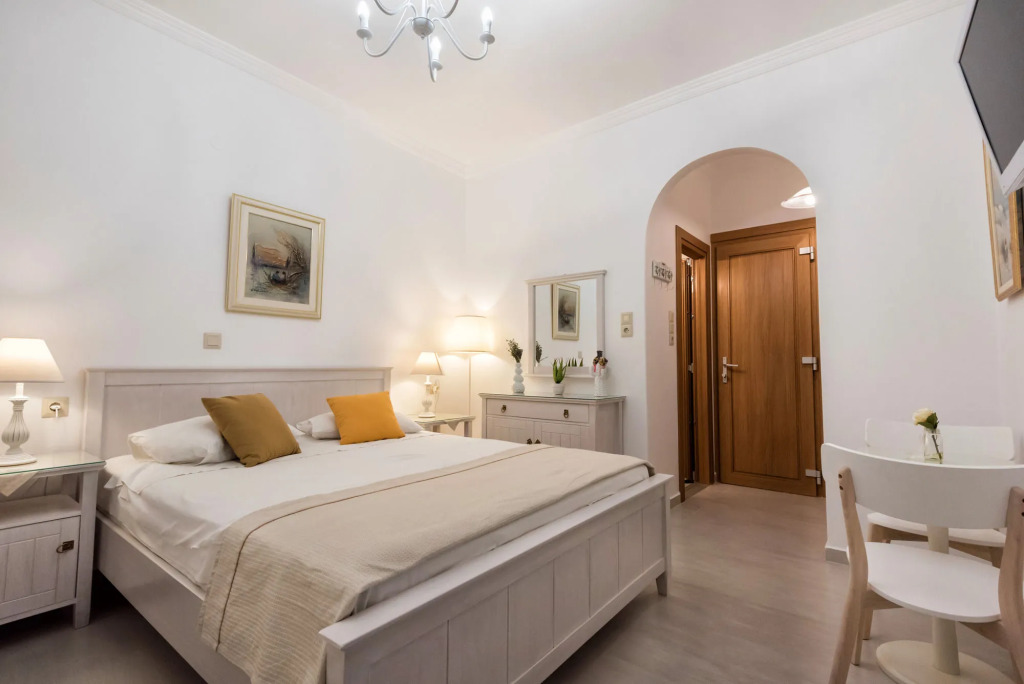 Panos Luxury Studios