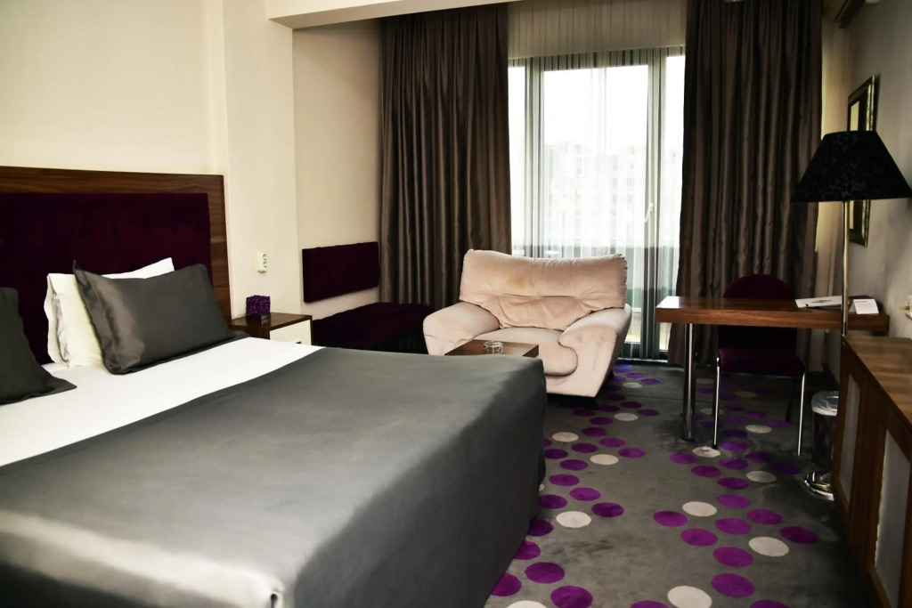Hande Hotel