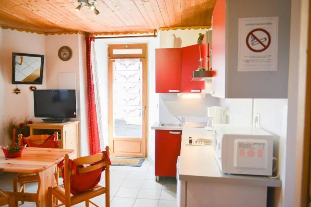 Studio avec jardin clos et wifi a Valloire a 3 km des pistes
