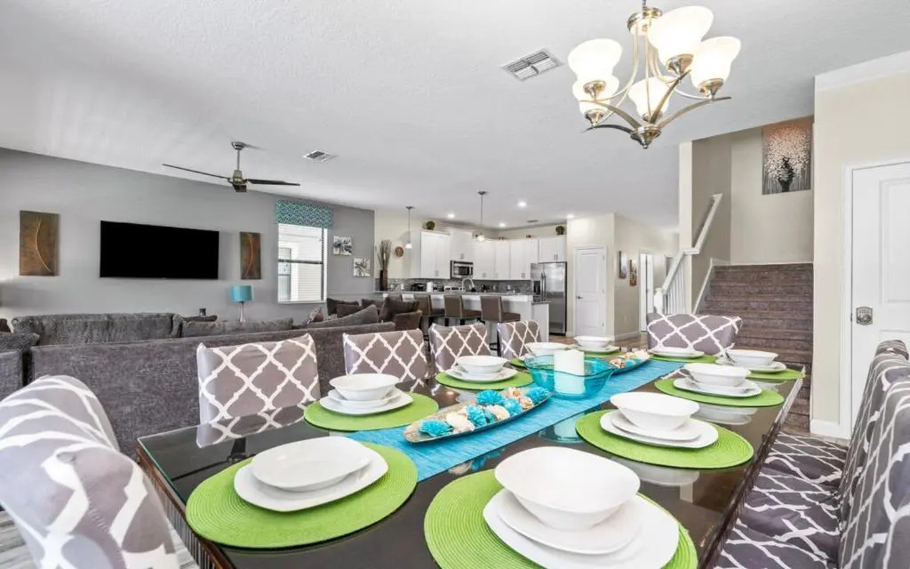 Large Jewel 8 BED House FREE Water Park