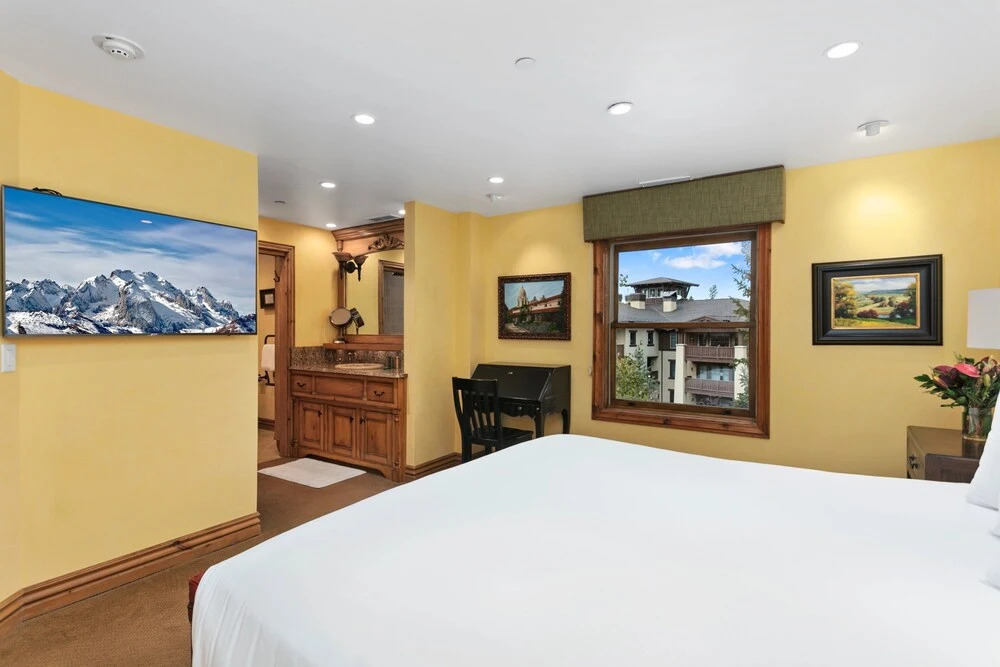Royal Plaza at Deer Valley - One Bedroom Condo with Hot Tub #305 1 Condo