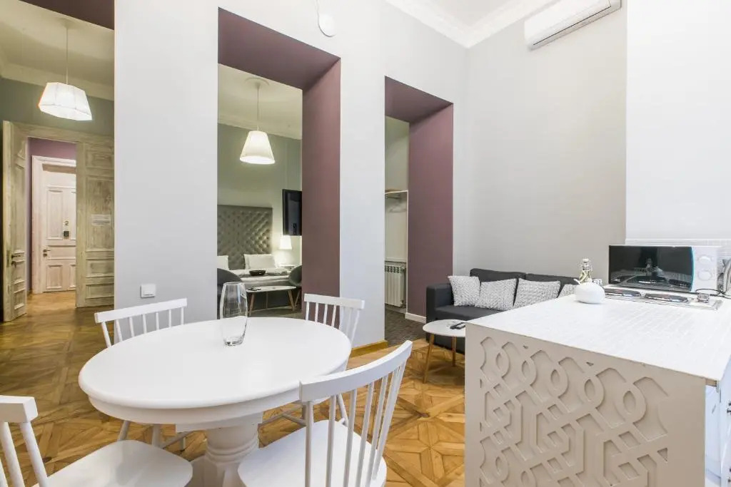 KuXoS Apartment On Machabeli Street