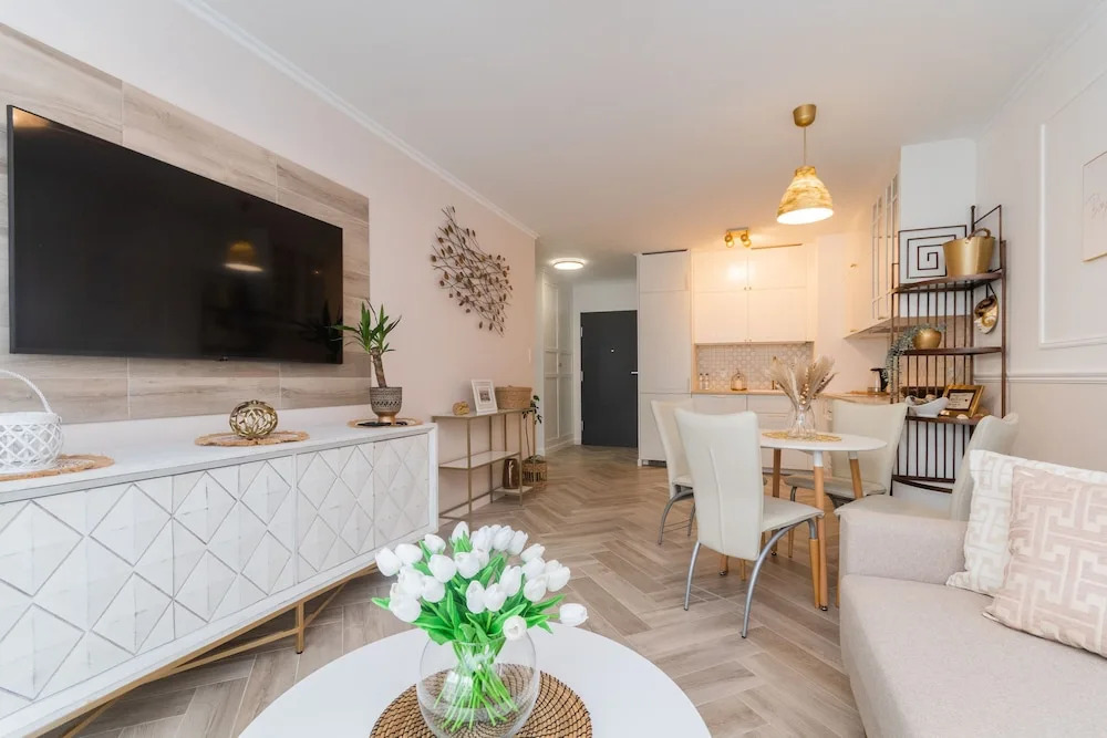 Golden Azzure by Grand Apartments