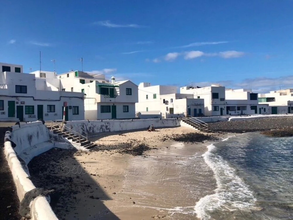 Apartment Oleada With sea Views and Wifi on the Seafront in Caleta de Caballo