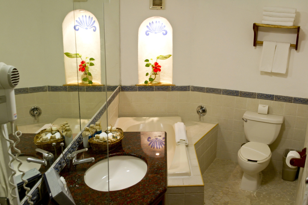 Casa del Mar Cozumel Hotel & Dive Resort with free access to an exclusive beach club