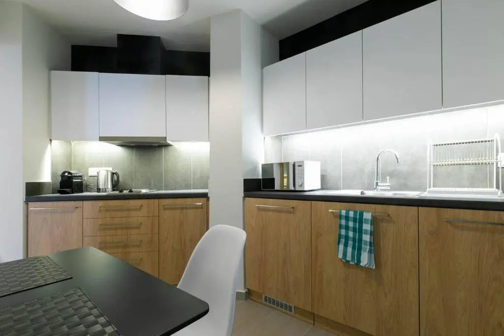 TONI'S "Aquaman" 4BD Apartment in Athens!