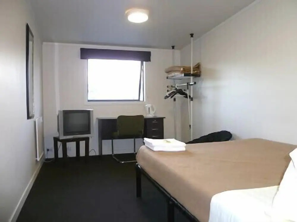 K Road City Travellers Hostel