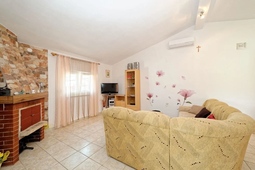 Apartment Mirijana Stinjan / One Bedroom A1