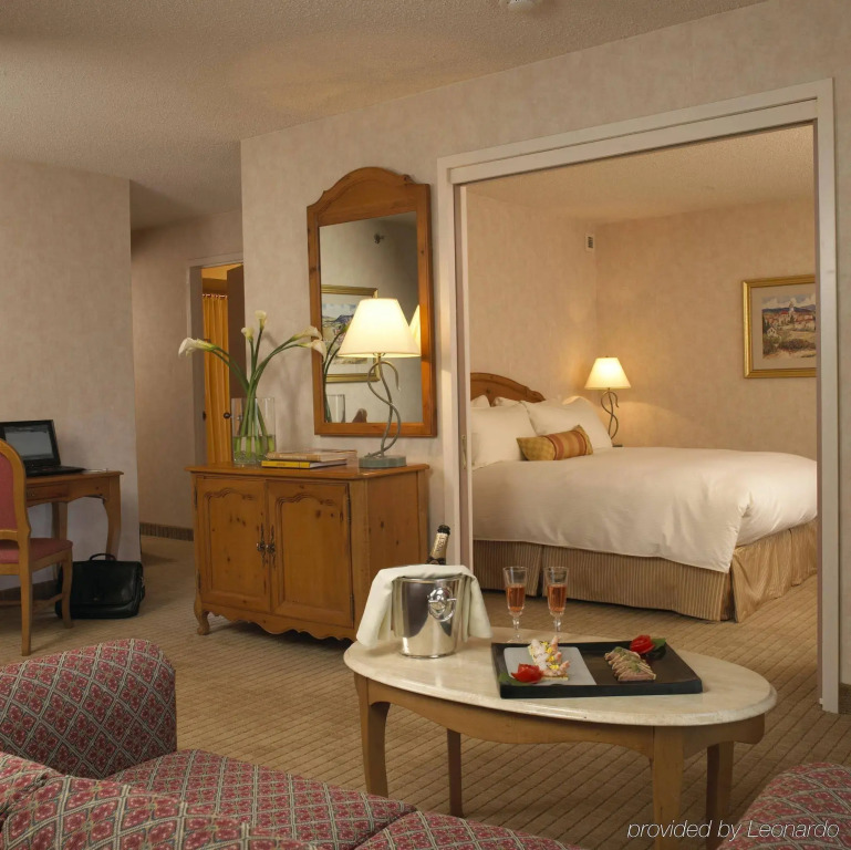 Embassy Suites by Hilton Chicago OHare Rosemont