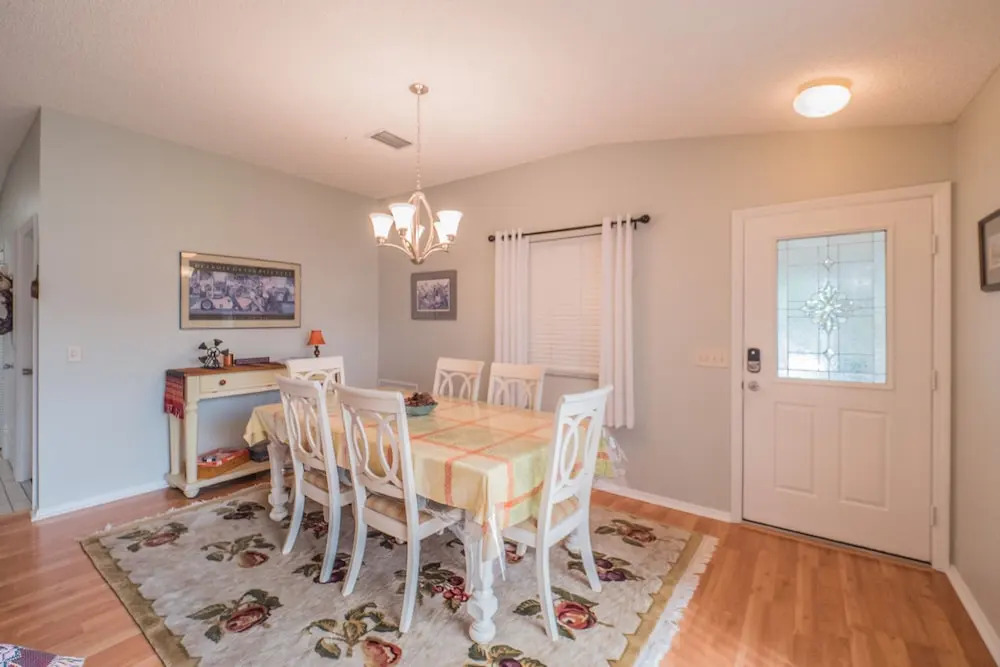 Amelia Avenue 3669 by White Pelican VR
