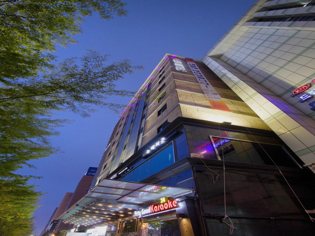 LEX Tourist Hotel
