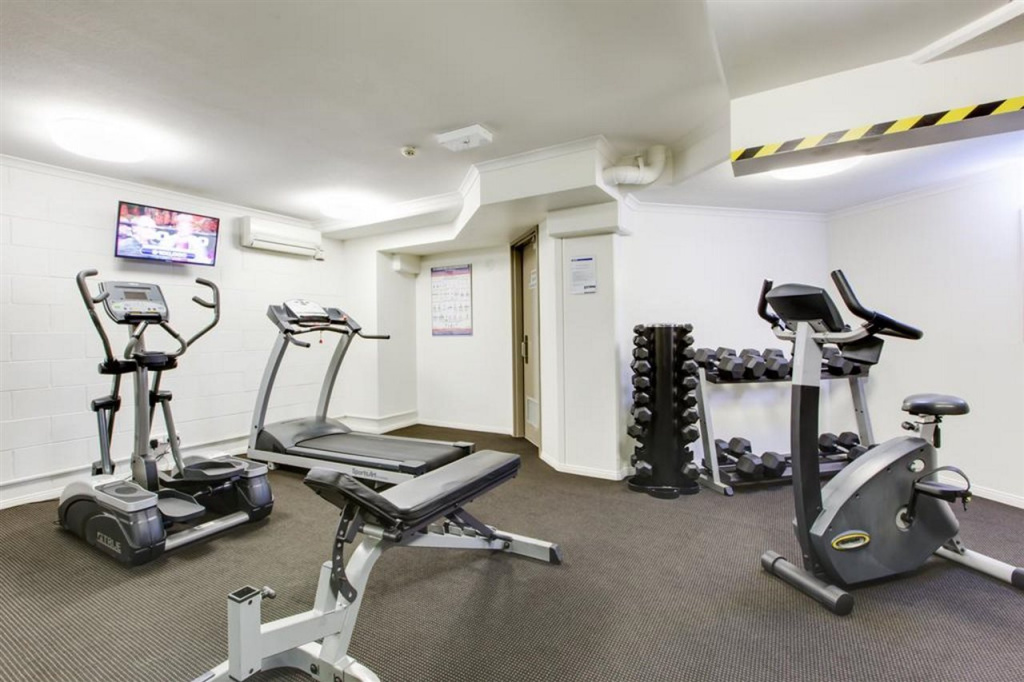 Oakbridge Hotel & Apartments
