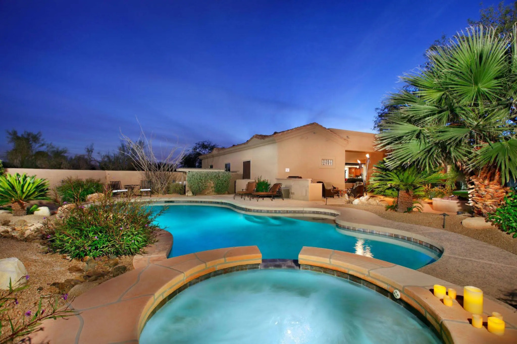 Private Vacation Homes - Scottsdale