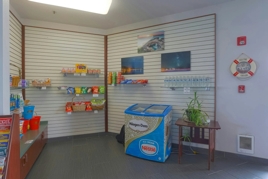 Siletz Bay Beachfront Hotel by OYO Lincoln City