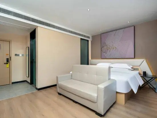 IU Hotel (Batang County 318 National Road Branch)