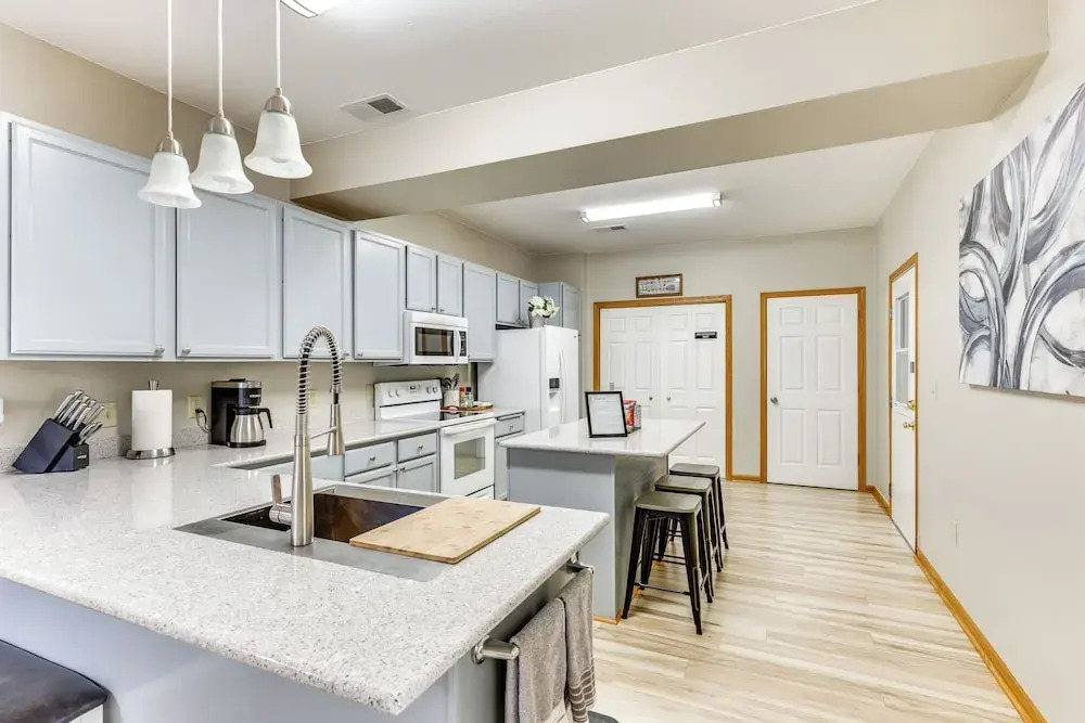 Lake Mills Retreat: 1 Mi to Beaches & Dining!