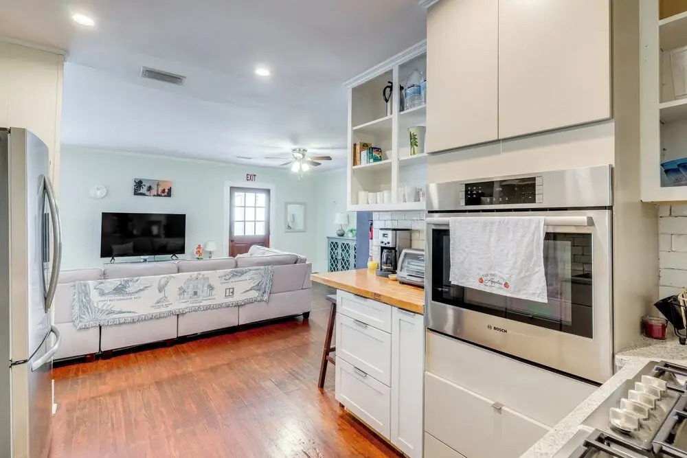 St. Marys Chic: Porch Living & Total Walkability!