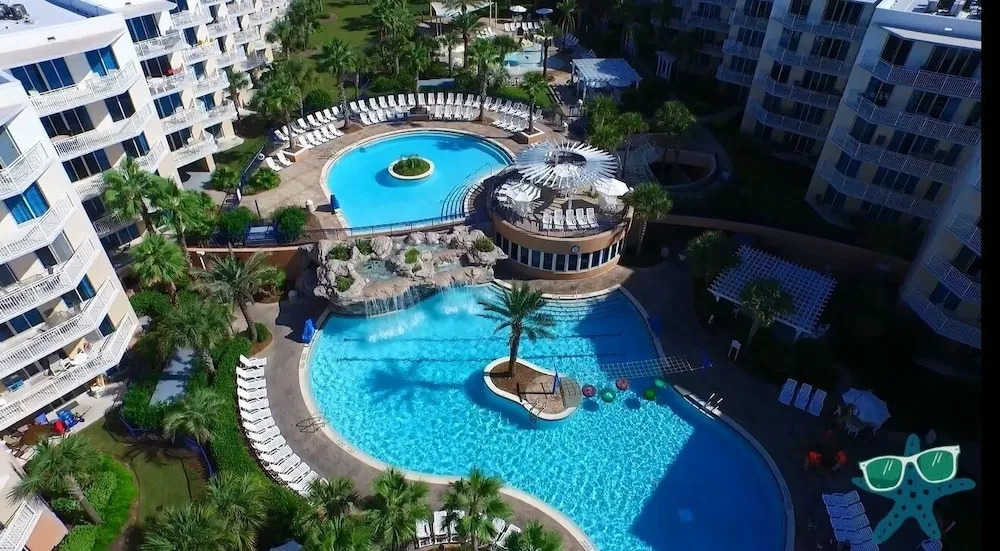 Waterscape A317 - 2 Br condo by RedAwning