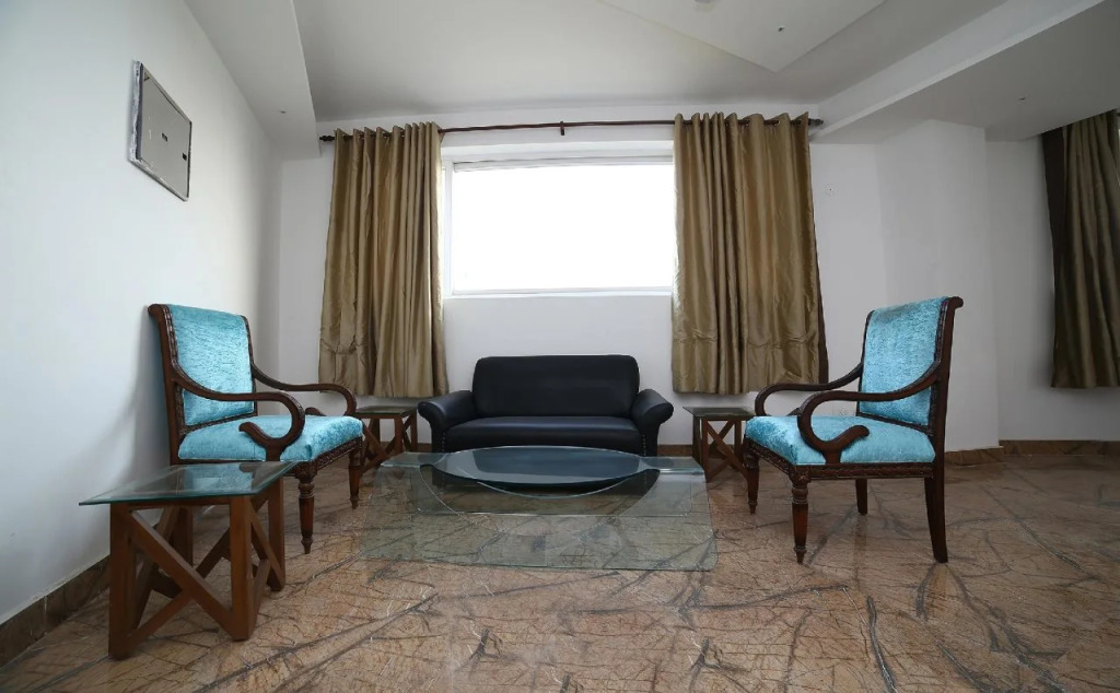 Hotel Pine By OYO Rooms