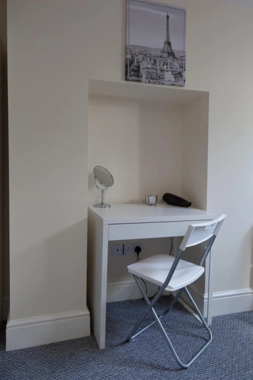 1 Willows Apartment