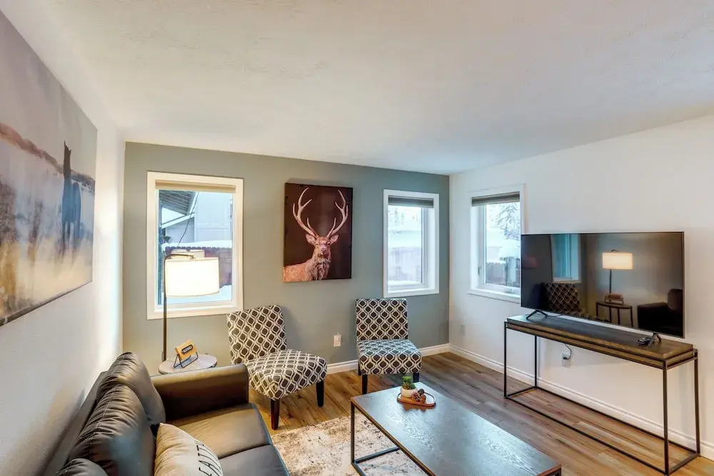 Northern Bliss Modern Mtn-View Home in Fairbanks