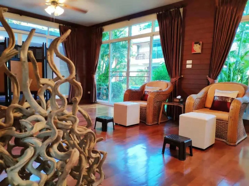 Momoka Luxury Villa