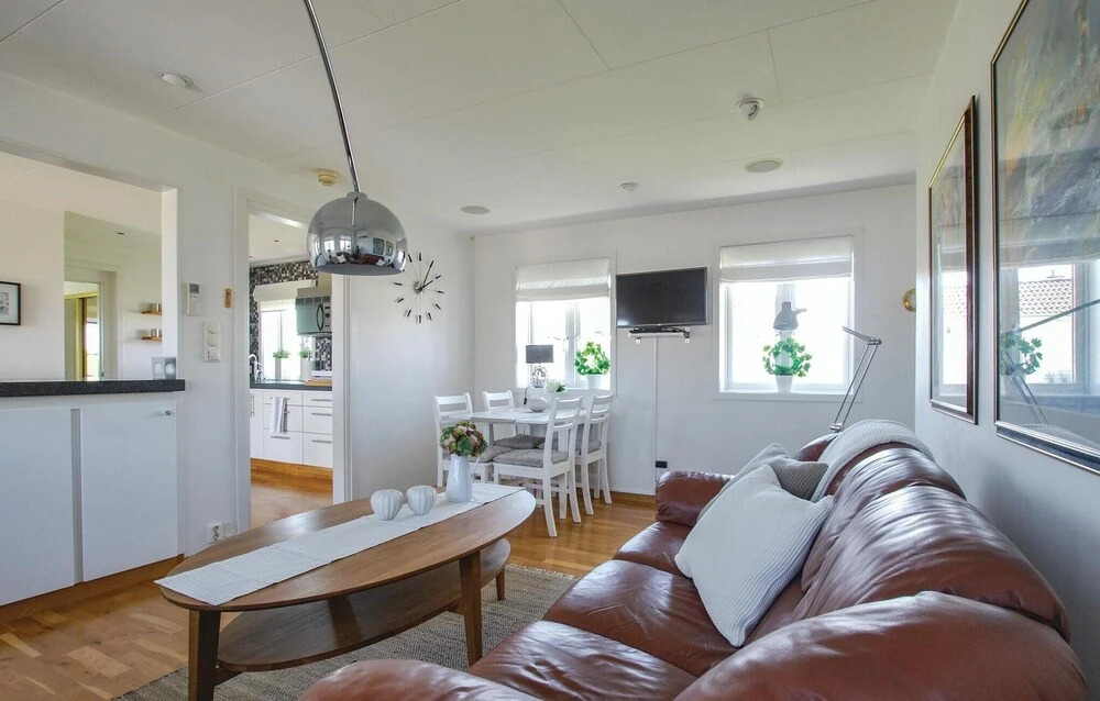 Nice Home In Borgholm With Wifi