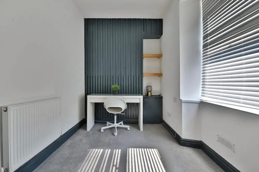 Bright 3-bed Swansea House + Parking