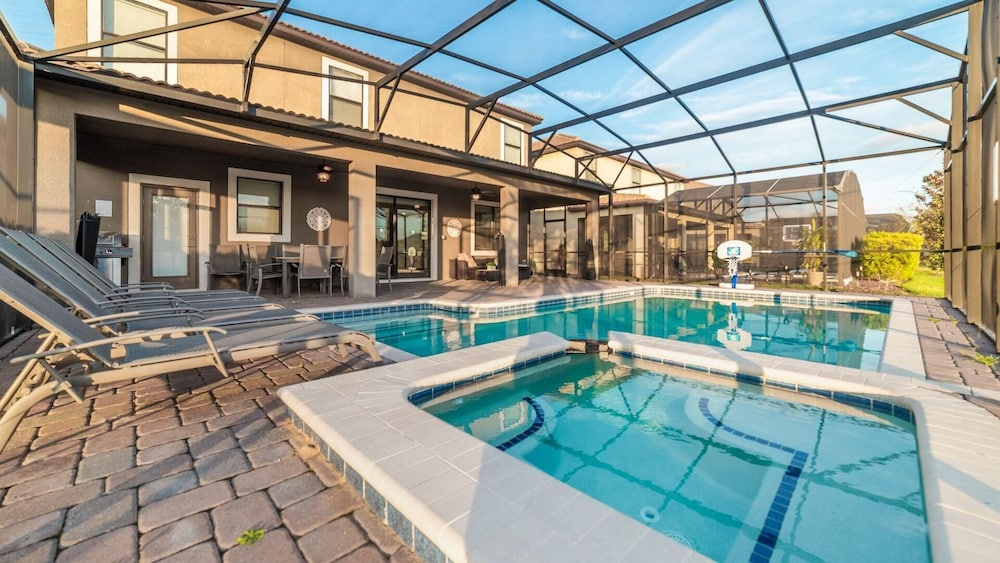 1492 Moon Valley Drive