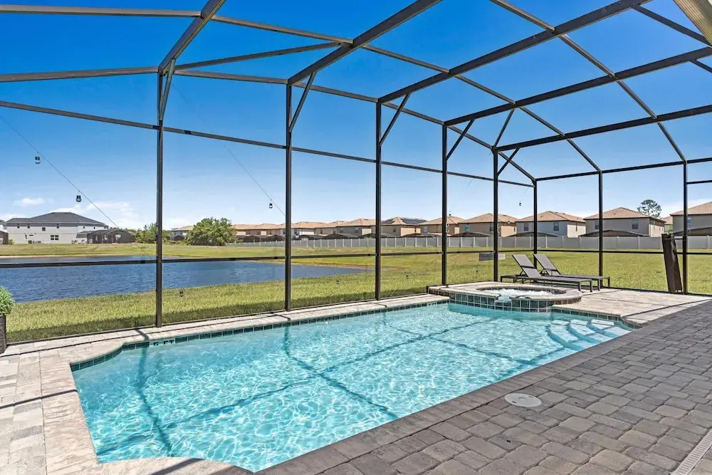 8911 Tropical Haven Court