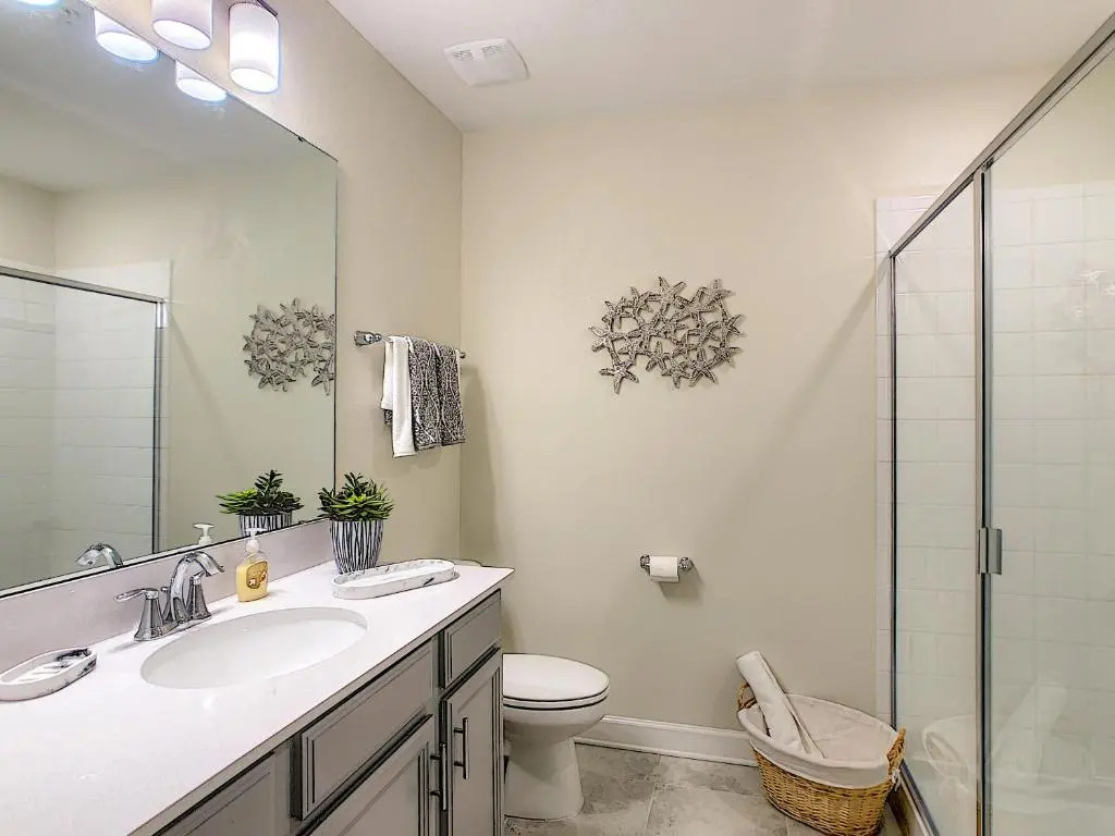 Fantastic Stylish 2BR condo in Four Corners with free Waterpark