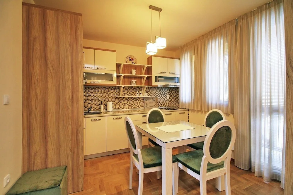 Apartments Radosti