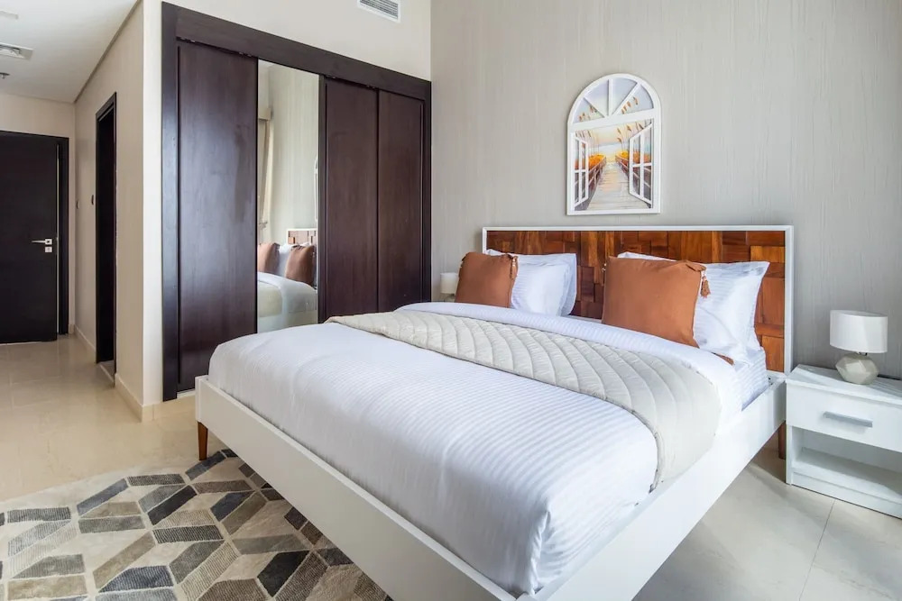 Modern Luxury Living in This 3BR Apt in Downtown Dubai
