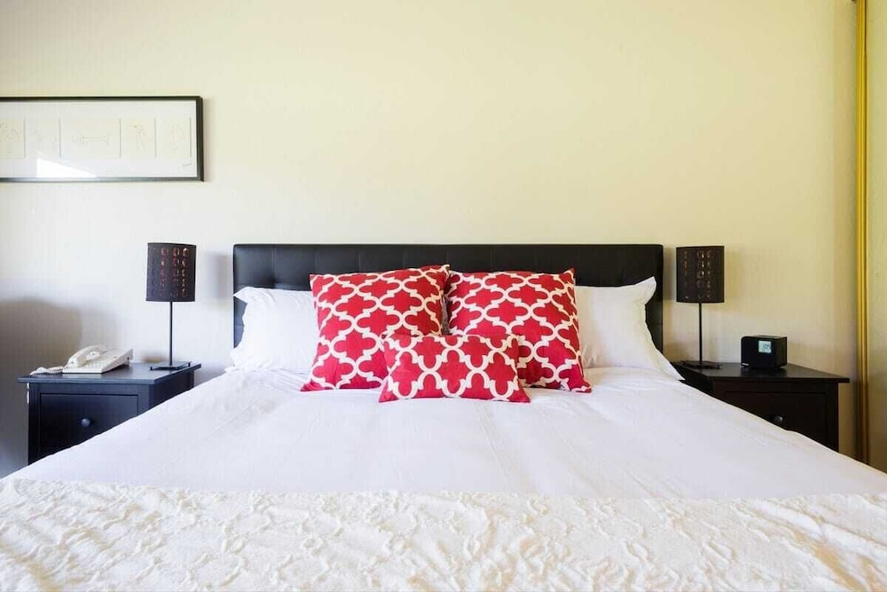 Luxe Golf View Condo Prime Napa Location